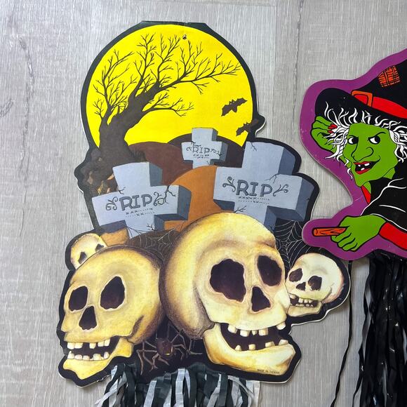 Lot of 2 Vintage Halloween Die Cuts STREAMER Double Sided Print Witch Graves - Picture 2 of 5